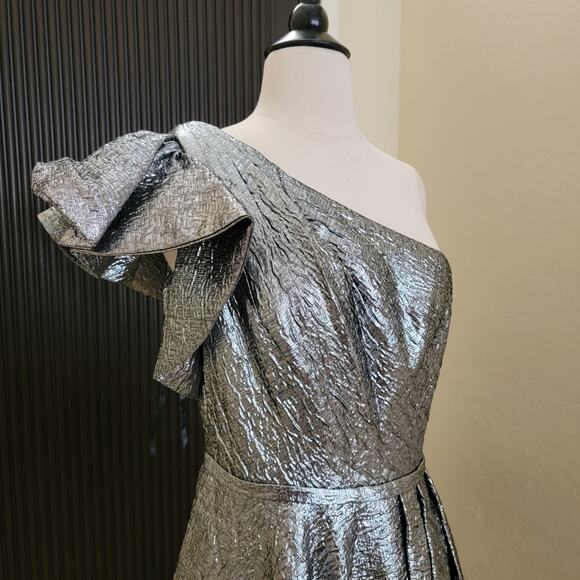 Mac Duggal 67906 Silver 4 One Shoulder Brocade Bow Midi Dress Evening Metallic - Picture 3 of 10